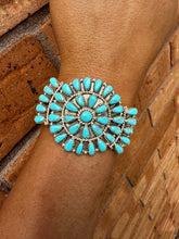 Load image into Gallery viewer, Kingman Turquoise Cluster Cuff
