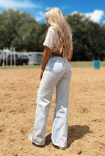 Load image into Gallery viewer, Kamdyn Wide Leg Jeans