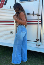 Load image into Gallery viewer, Calgary Wide Leg Jeans