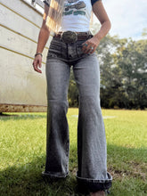 Load image into Gallery viewer, Zayda Wide Leg Jeans