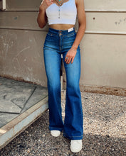Load image into Gallery viewer, The Katalina Wide Leg Jeans